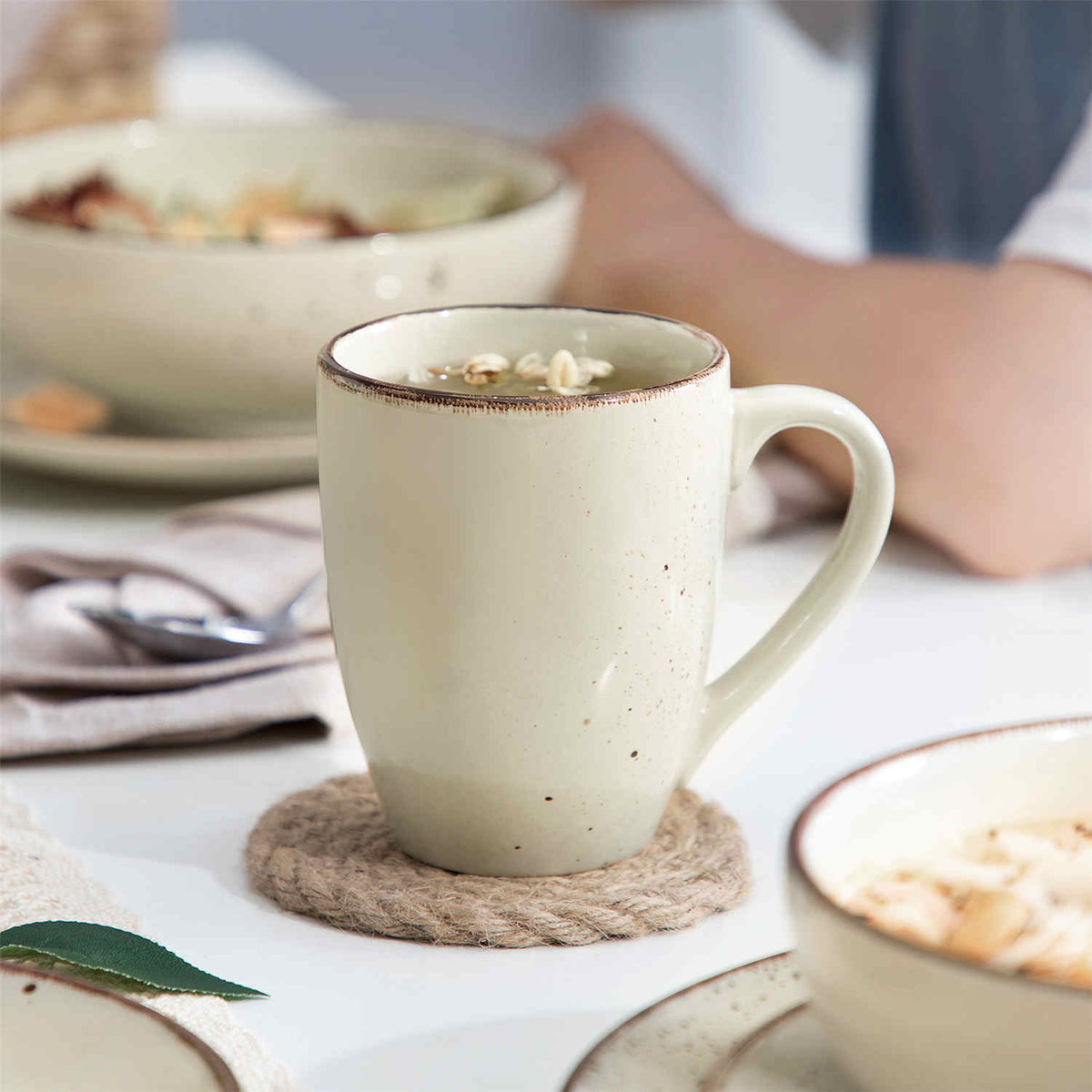 Mixing and Matching: The Art of Creating a Unique and Personalized Table Setting with Stoneware Tableware