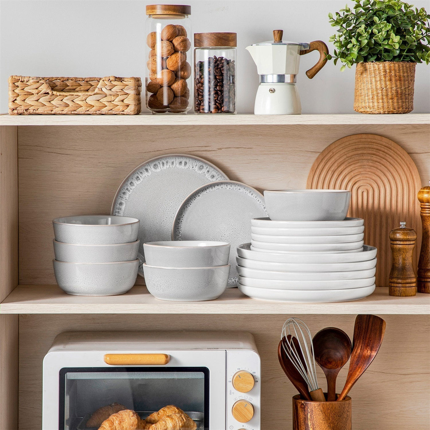18-Piece Stoneware Dinnerware Set With Mediterranean-Inspired Design And Snowflake Glaze, Microwave-Safe And Free From Harmful Materials.