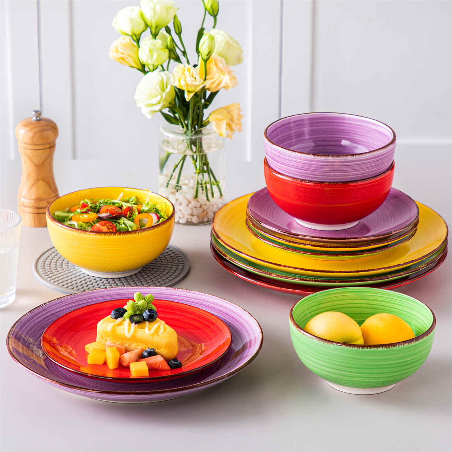 Colorful Dinnerware Set | Service for 4 | Spiral Design