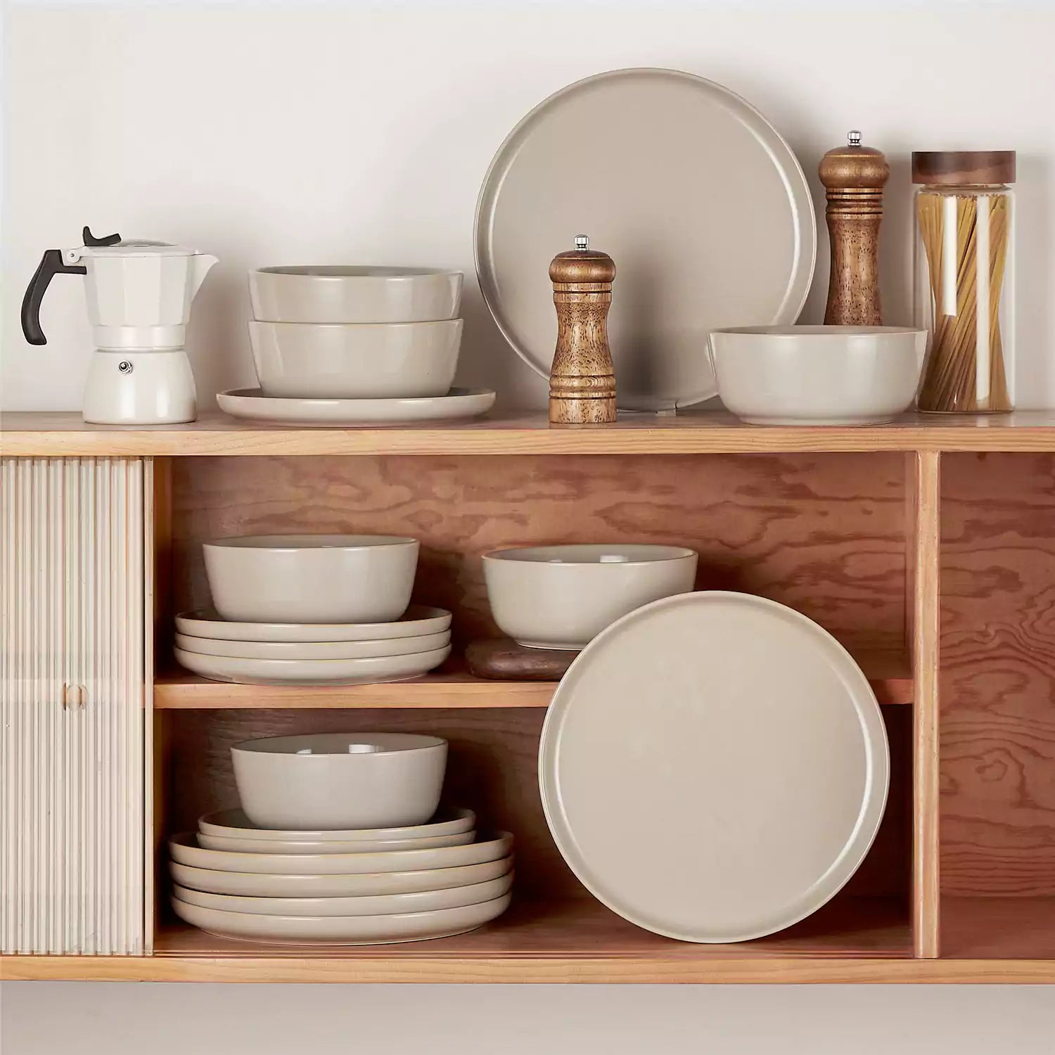 Playa 18-Piece Glossy Stoneware Dinnerware Set vancasso