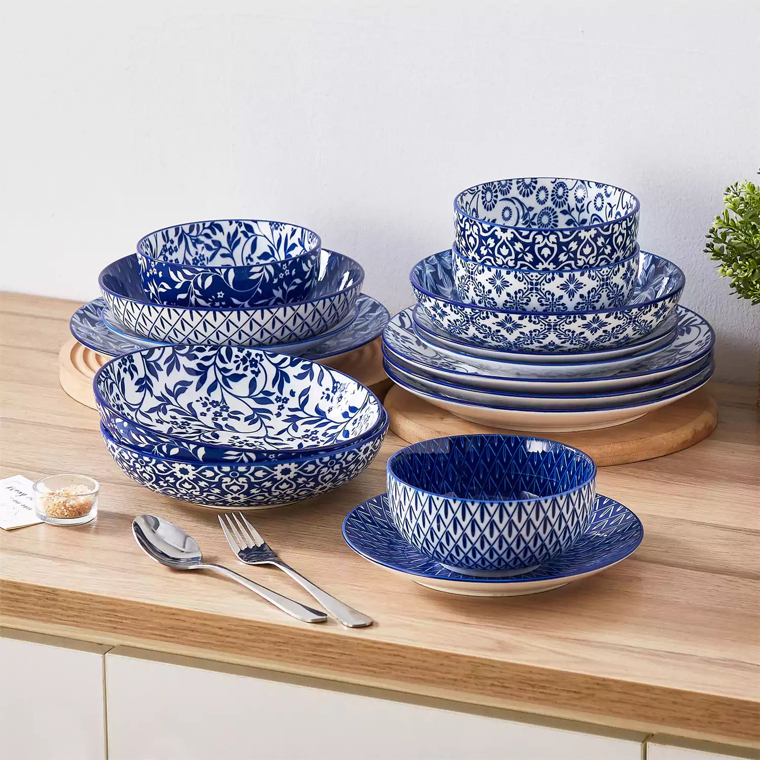Selene 16-Piece Porcelain Dinnerware Set | Indigo Floral & Geometric ...