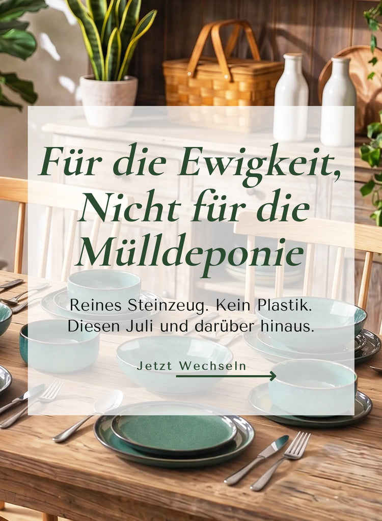 Starry grünes Steingut Geschirrset gestapelte Schüsseln Teller rustikaler Tisch mit Pflanzen und Picknickkorb