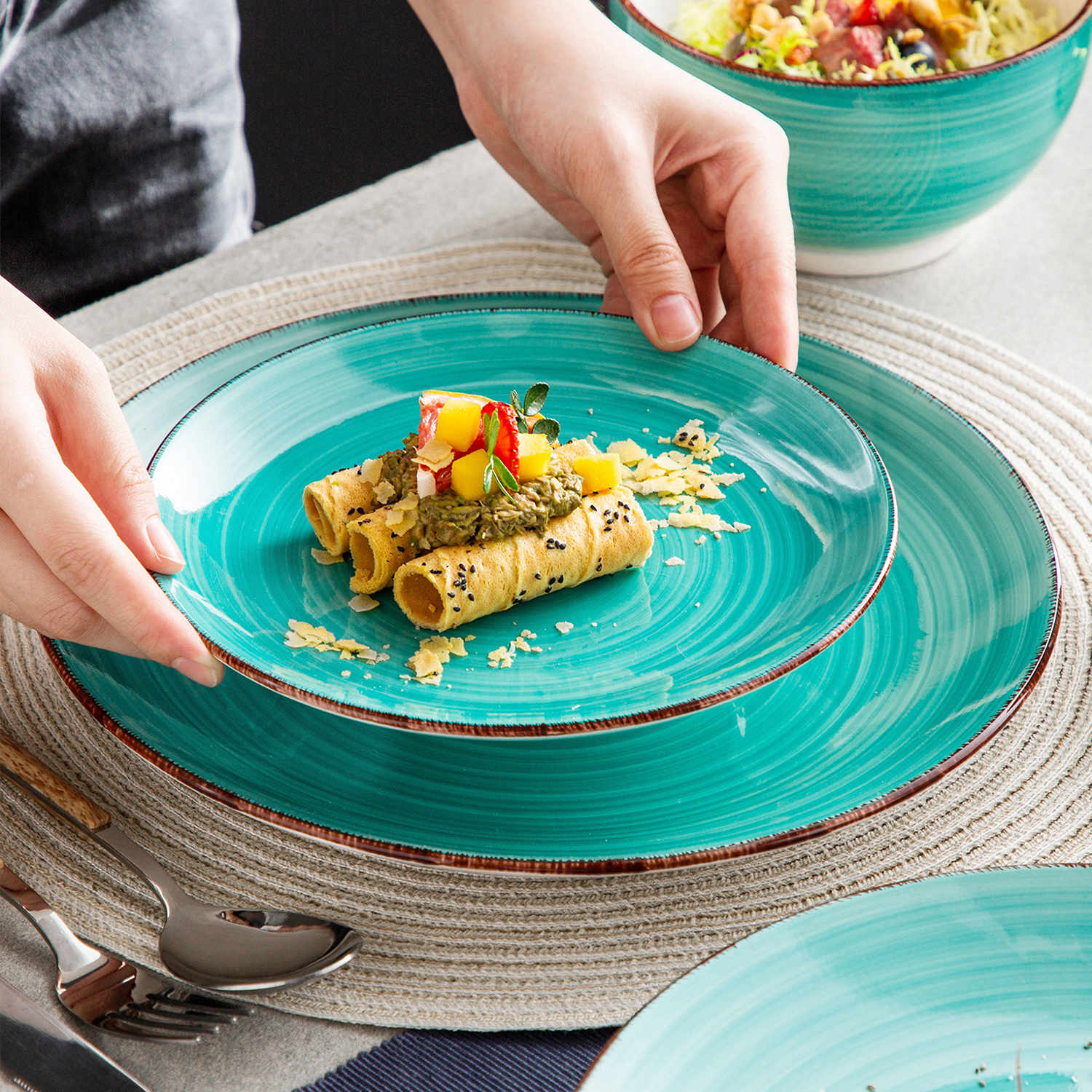 Dinnerware Collection Handmade Dinnerware Set | 16 Piece Spiral Design