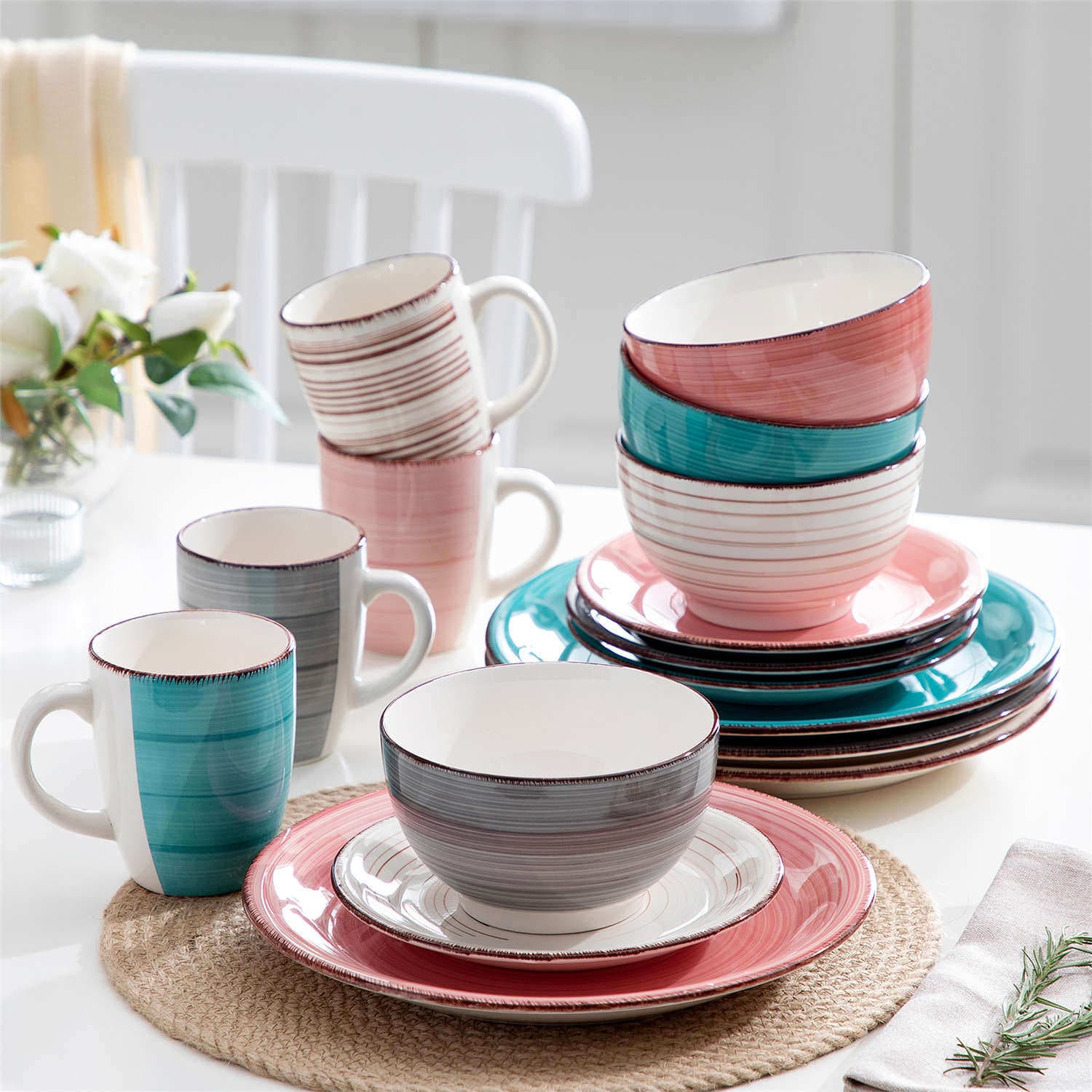 Handmade Dinnerware Set | 16 Piece Spiral Design