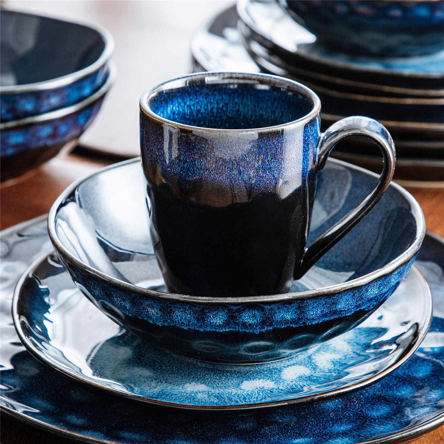 VANCASSO Service Vaiselle Complet Starry 12/24/36 pièces Service de table  en grès bleu en céramique avec assiette à dîner, assiette à dessert, bol